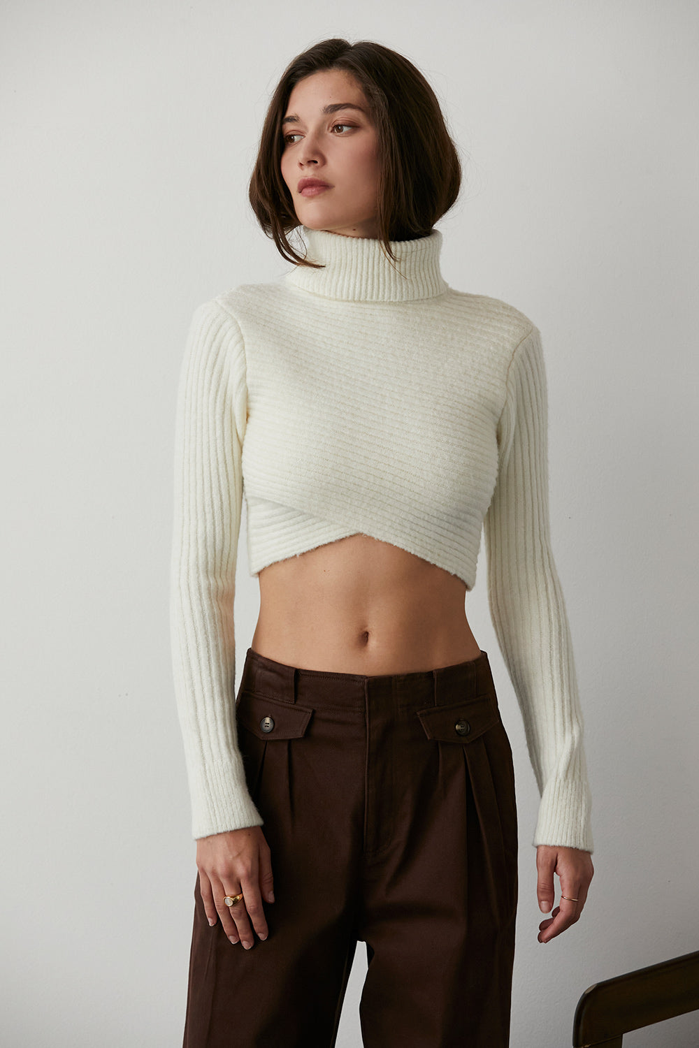 Elan Criss Cross Cropped Turtleneck Sweater – Social Threads